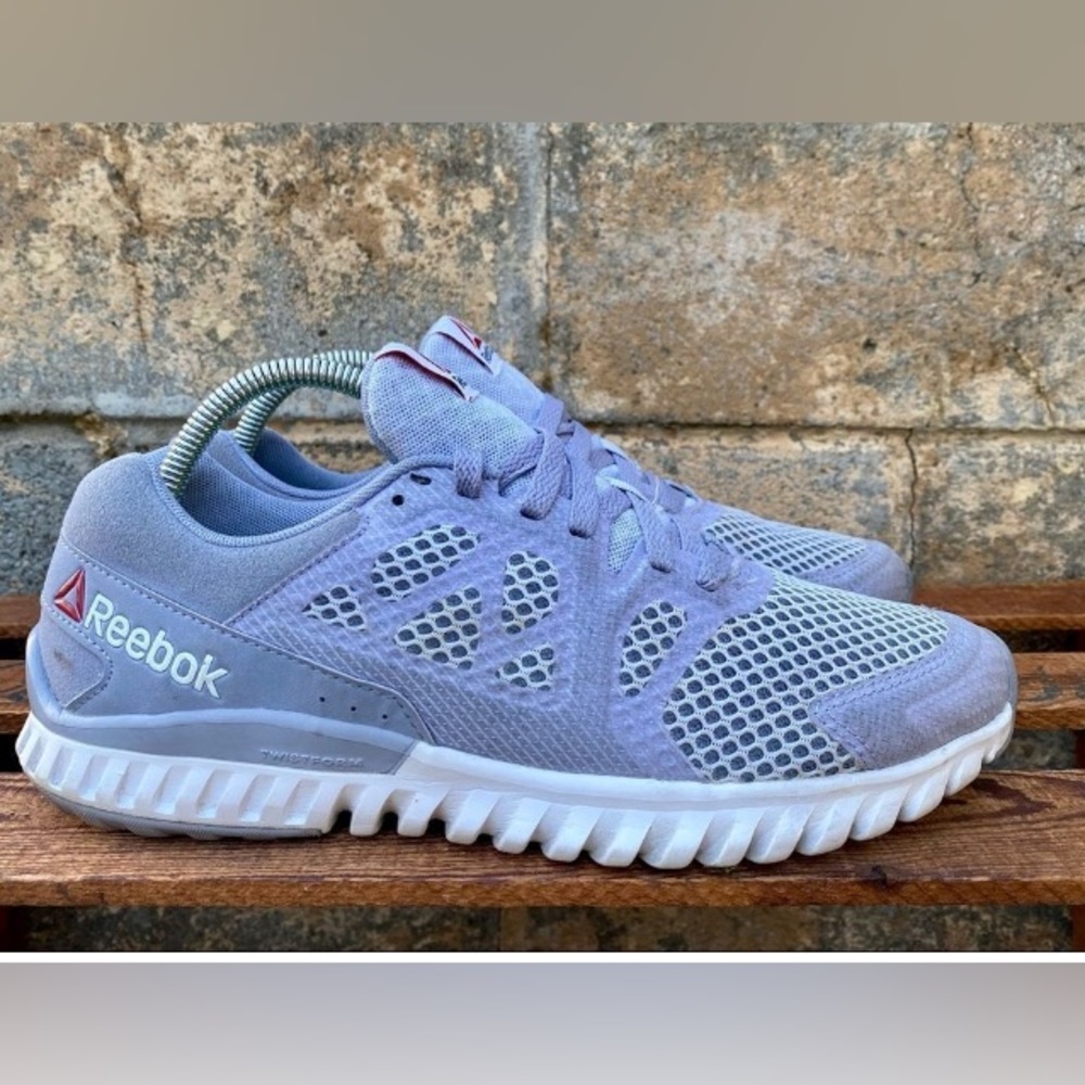 Size 9.5  Womens Lucid Lilac/ Purple Fog/White Reebok Athletic Shoe